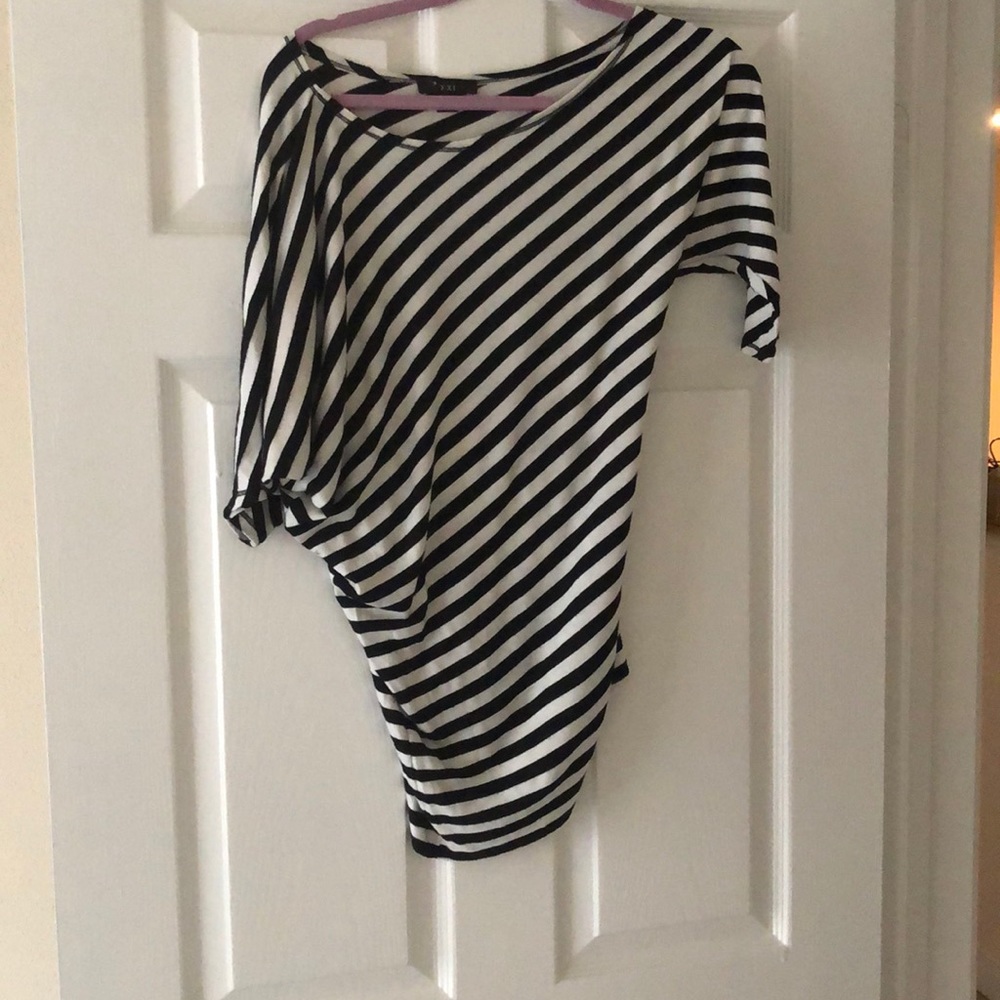 Single sleeve asymmetrical mini dress